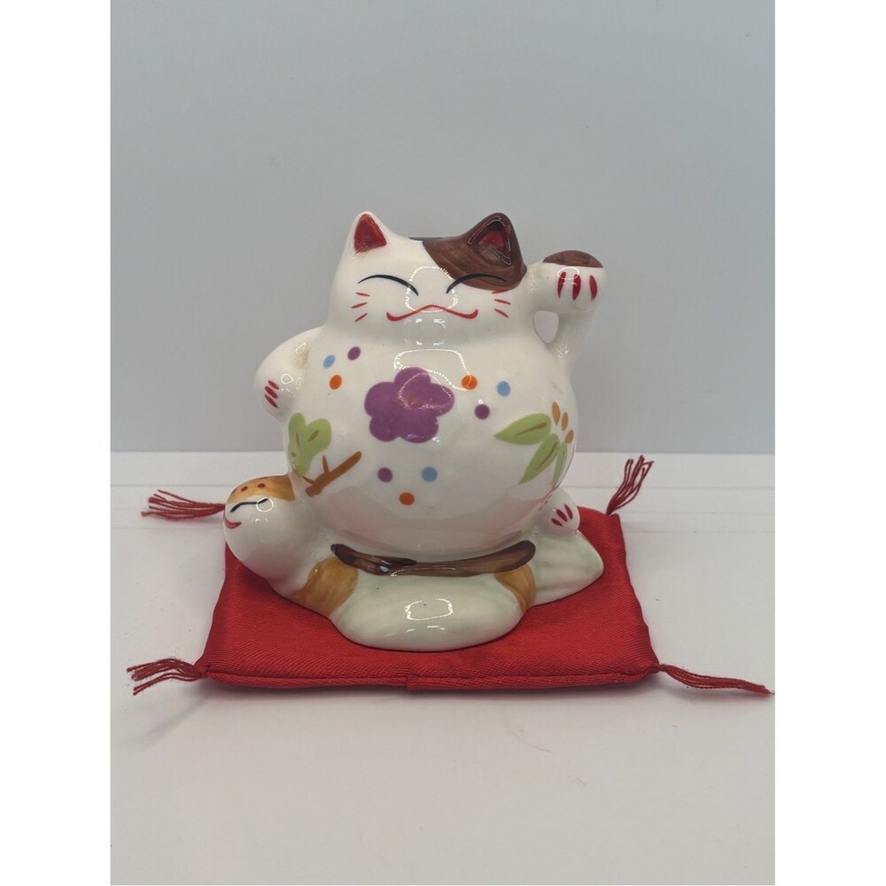 Lucky Maneki Neko Beckoning Cat Figurine riding Turtle, YEA-S, Floral, ceramic